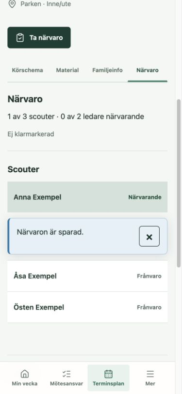 Närvarolista med påhittade scout- och ledarnamn, markerade Närvarande eller Frånvaro